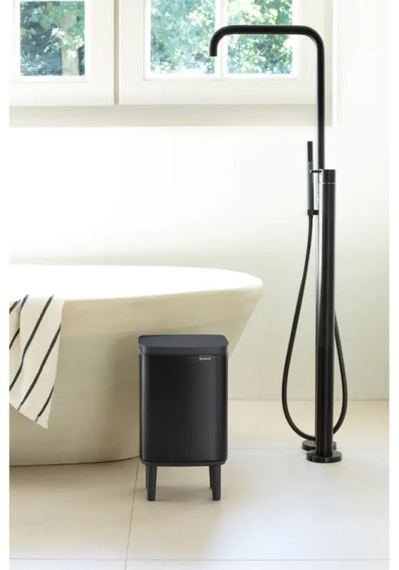 Κάδος Brabantia Bo Small Hi 1006645, 7 L, Αυξημένος, Ομαλό και αθόρυβο άνοιγμα, Αντιολισθητική βάση, Μαύρο