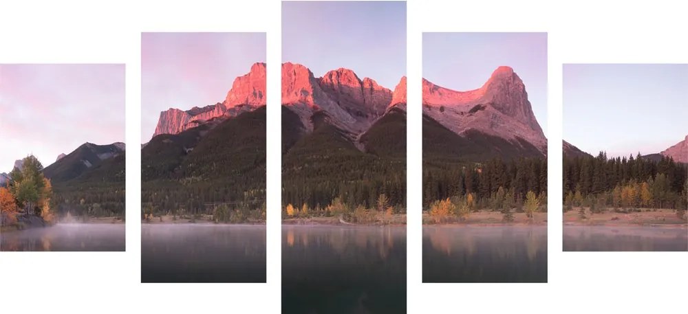Εικόνα 5 μερών του ηλιοβασιλέματος πάνω από τους Δολομίτες