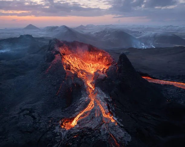 Φωτογραφία Aerial view of volcano crater lava, Uldis Knakis / 500px