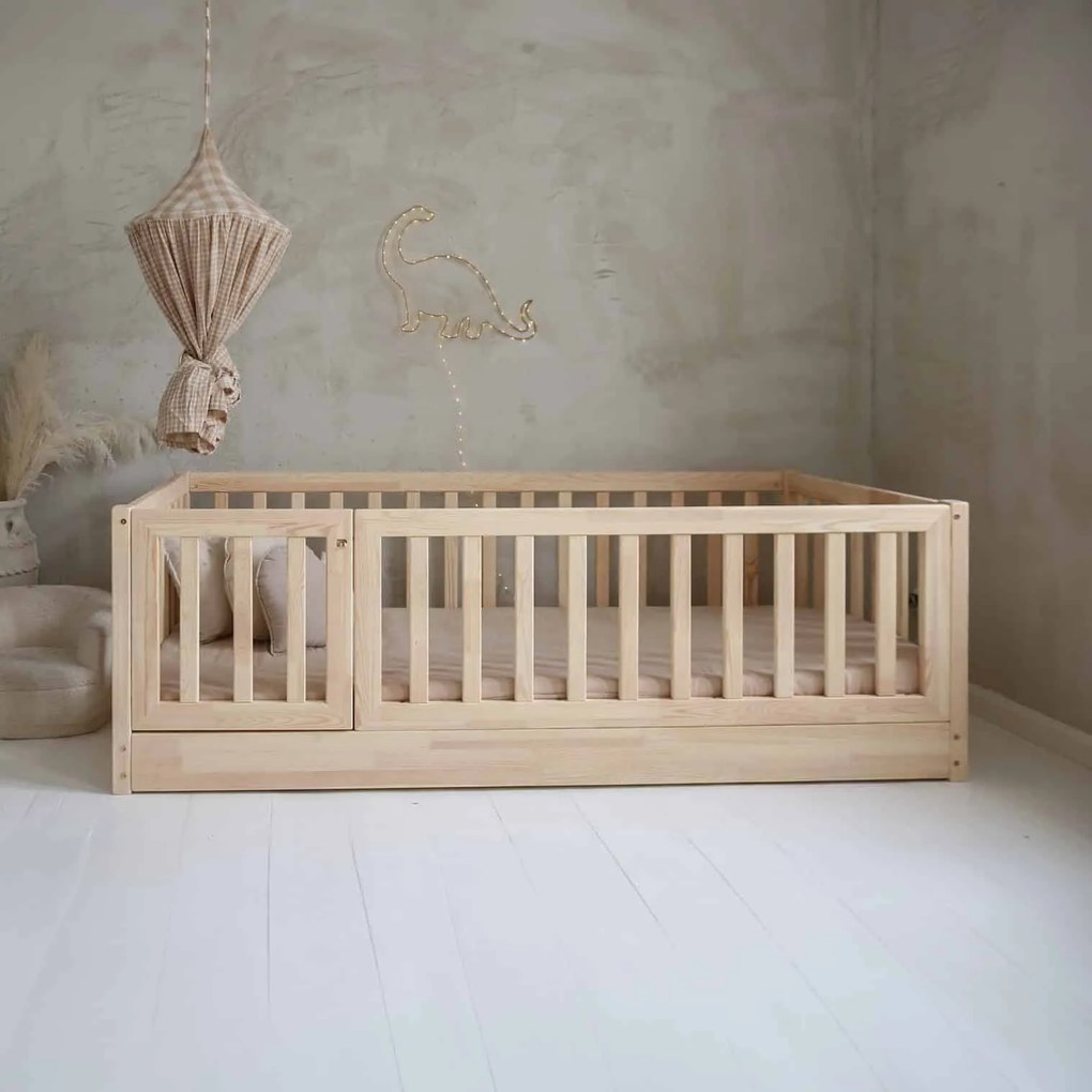 Κρεβάτι Montessori Bambi με Πορτούλα + Κάγκελα  53,5cm σε Φυσικό  Ξύλο  100×200cm  Luletto (Δώρο 10% έκπτωση στο Στρώμα)