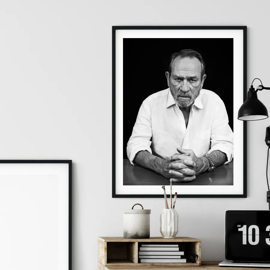 Πόστερ &amp; Κάδρο Tommy Lee Jones PRT040 22x31cm Μαύρο Ξύλινο Κάδρο (με πόστερ)