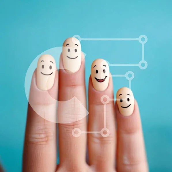 Intra Συλλεκτικό Ξύλινο Παζλ Plywood  4mm - Χέρι με Smiley Face Nail Art Σε Ξύλινο Κουτί - Διαστάσεις: 10x10 cm – 25 κομμάτια