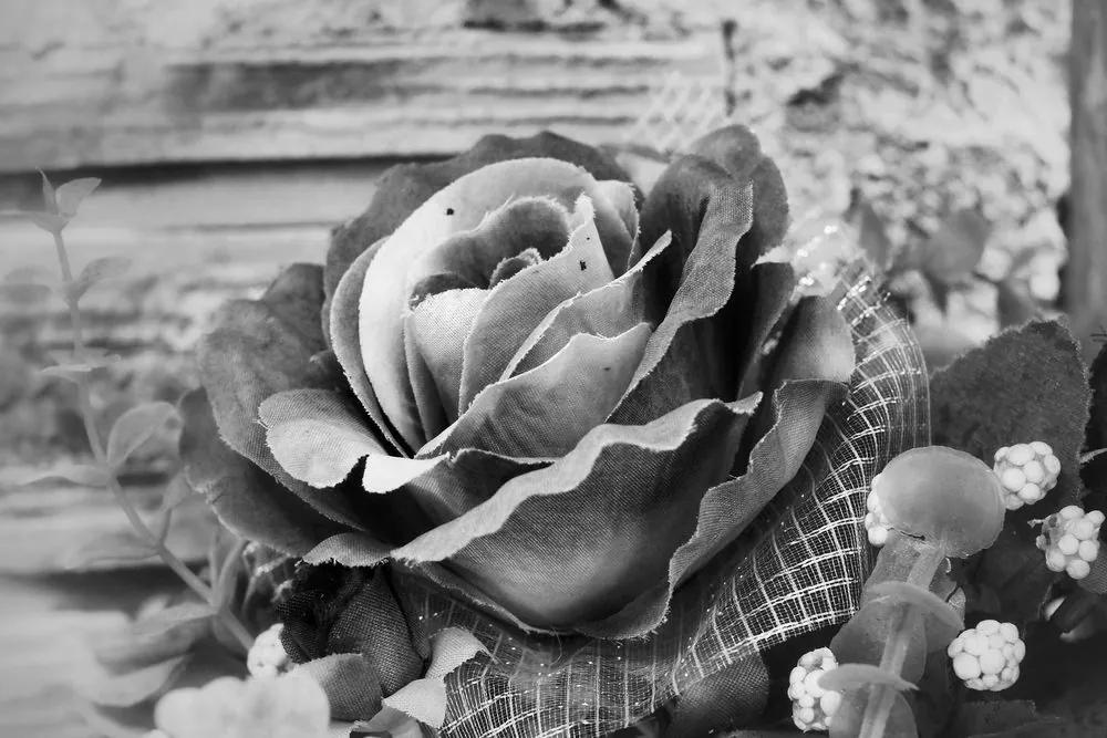 Εικόνα ενός vintage τριαντάφυλλου σε ασπρόμαυρο