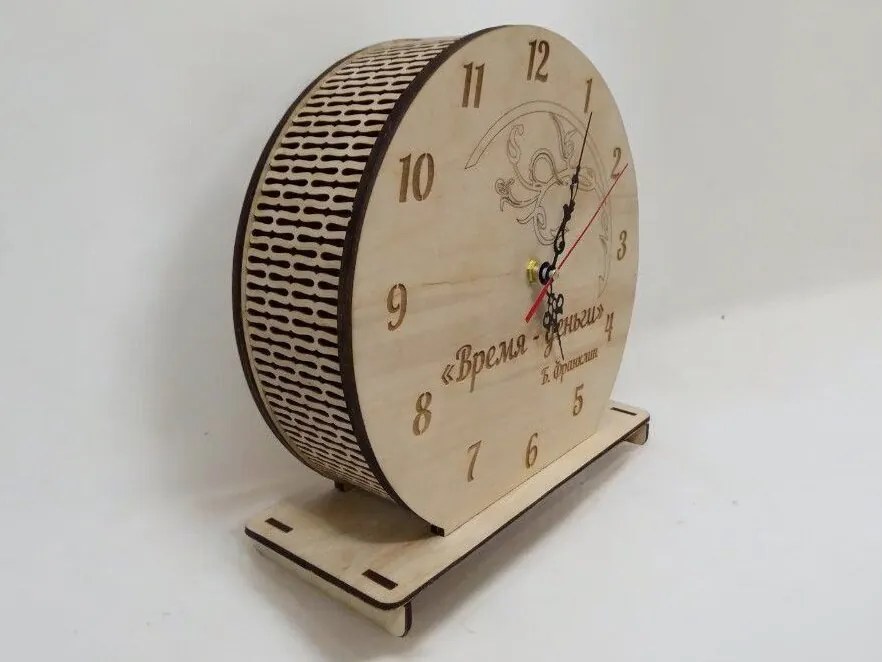 Intra απο ξύλο plywood 3mm-4mm πάχος – Επιτραπέζιο ρολόι Piggy Bank 12x15 cm INTRAVECTRY-MY543364