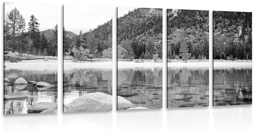 Λίμνη με εικόνα 5 τμημάτων στην όμορφη φύση σε ασπρόμαυρο - 100x50