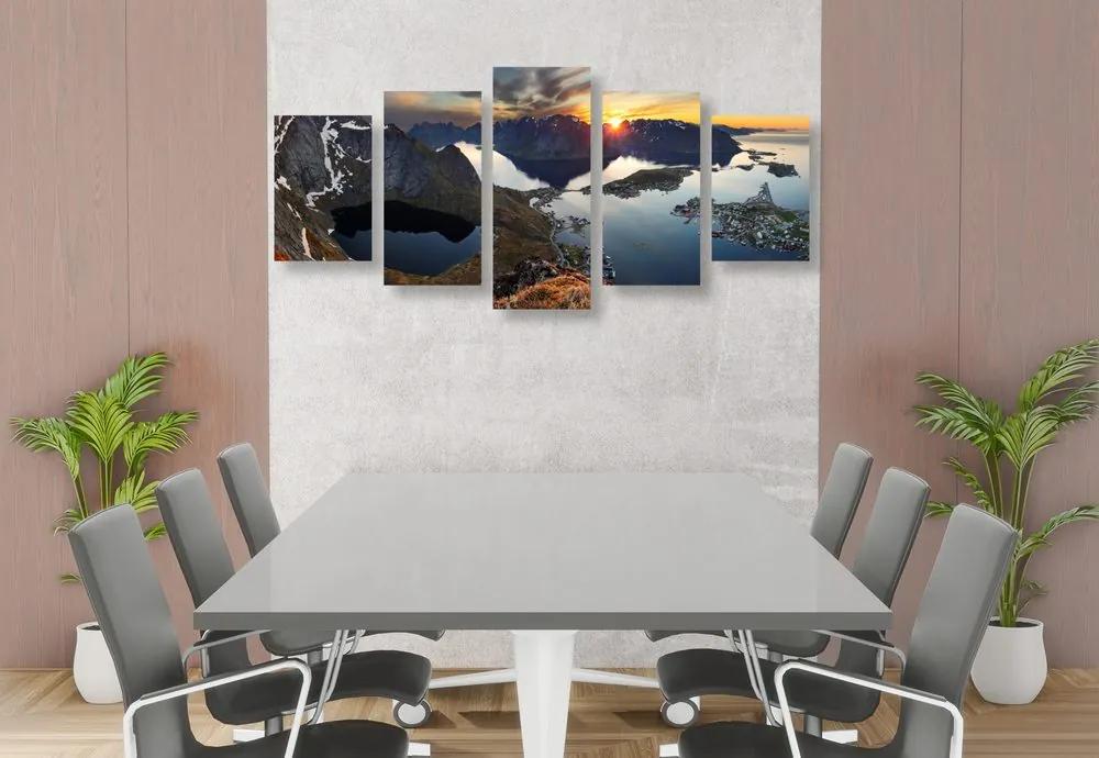 Εικόνα 5 τμημάτων μαγευτικό πανόραμα βουνού με ηλιοβασίλεμα - 200x100