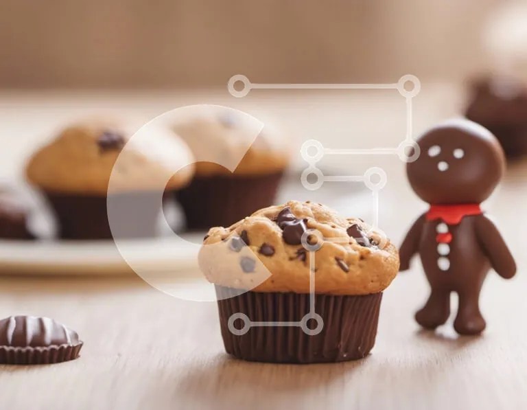 Intra Συλλεκτικό Ξύλινο Παζλ Plywood  4mm - Gingerbread Man με Cupcakes και καραμέλες σοκολάτας Σε Ξύλινο Κουτί - Διαστάσεις: 10x10 cm – 25 κομμάτια