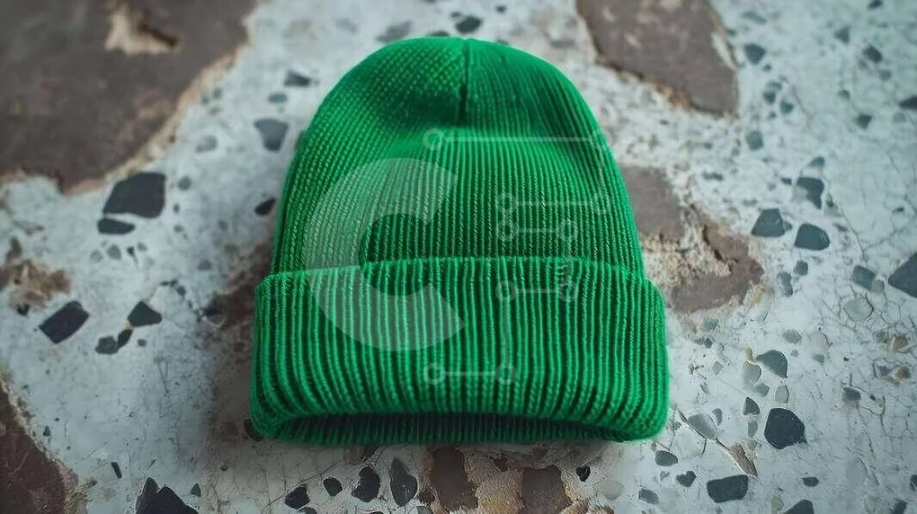 Intra Συλλεκτικό Ξύλινο Παζλ Plywood 4mm - Πράσινο πλεκτό καπέλο Beanie σε ανάγλυφη επιφάνεια Σε Ξύλινο Κουτί - Διαστάσεις Puzzle: 10x10 cm – 25 κομμάτια