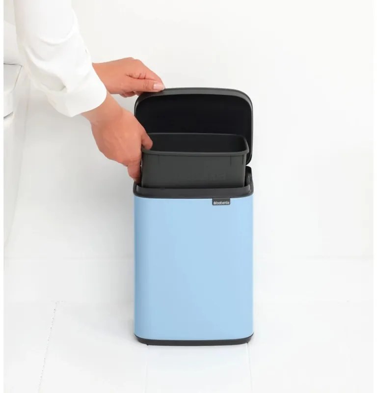 Κάδος Brabantia Bo Small 1006626, 4 L, Ομαλό και αθόρυβο άνοιγμα, Αντιολισθητική βάση, Μπλε ανοιχτόχρωμο