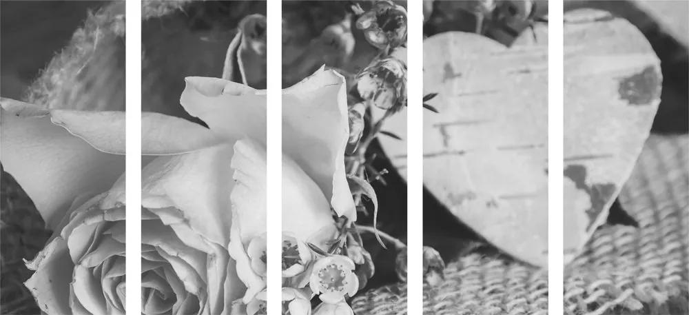 Εικόνα 5 τμημάτων τριαντάφυλλο και καρδιά σε γιούτα σε ασπρόμαυρο