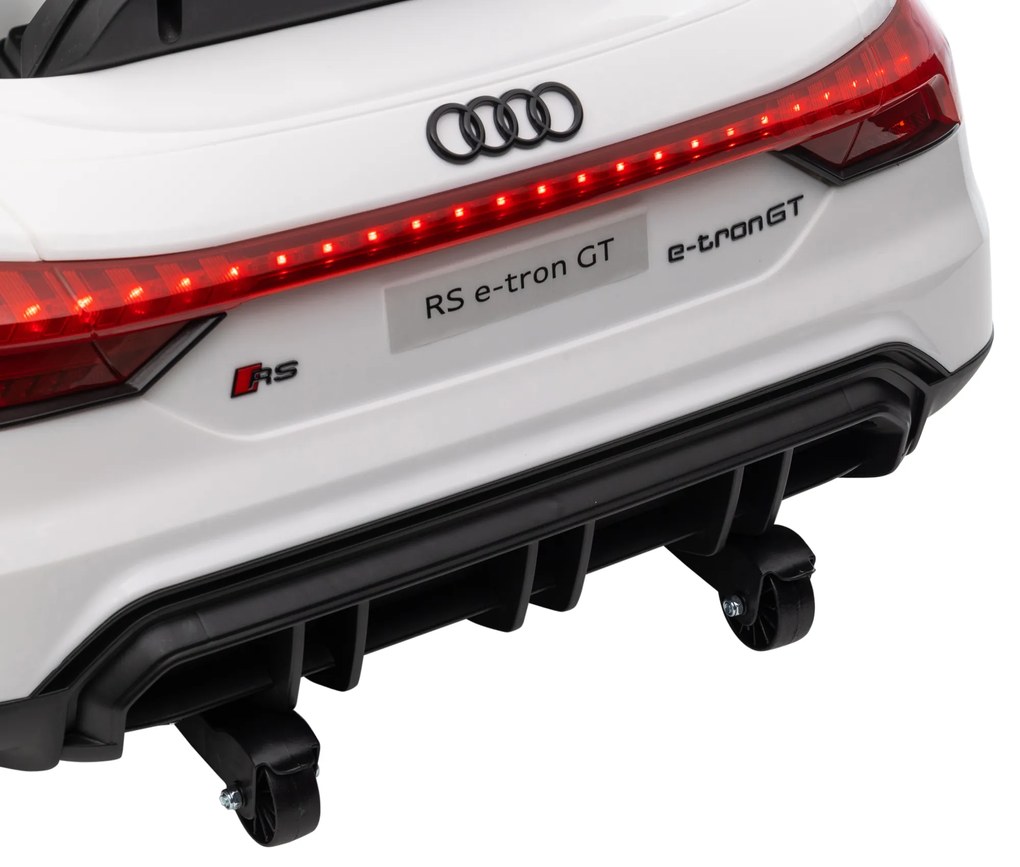 HOMCOM Ηλεκτρικό Αυτοκίνητο για Παιδιά Audi RS e-tron GT με Ζώνη Ασφαλείας, Τηλεχειριστήριο, Προβολείς, Λειτουργία Μουσικής, Λευκό, 103 x 58 x 41cm