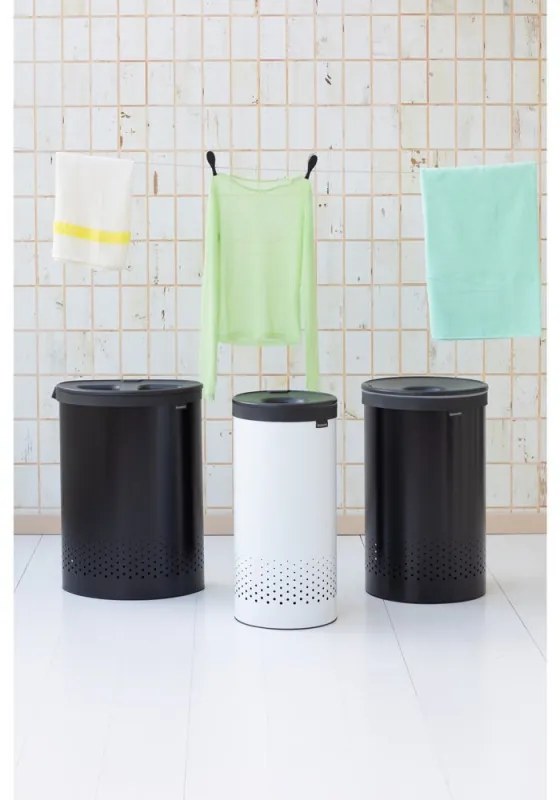 Brabantia 1008918 Καλάθι πλυντηρίου, 60 L, πλαστικό καπάκι, πλήρωση χωρίς άνοιγμα, οπές εξαερισμού, μαύρο