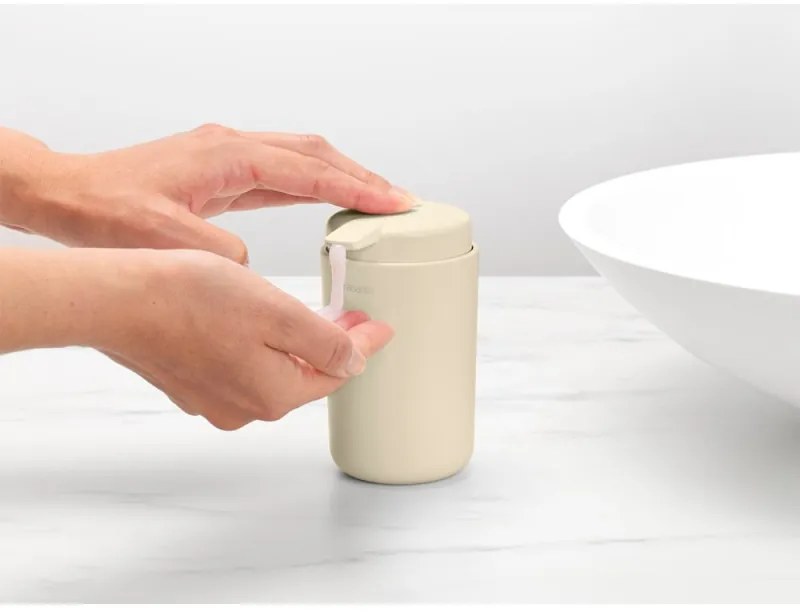 Δοσομετρητής υγρού σαπουνιού Brabantia ReNew 1006264, 250 ml, Αντιολισθητική βάση, Χωρίς σταγόνες, Μπεζ