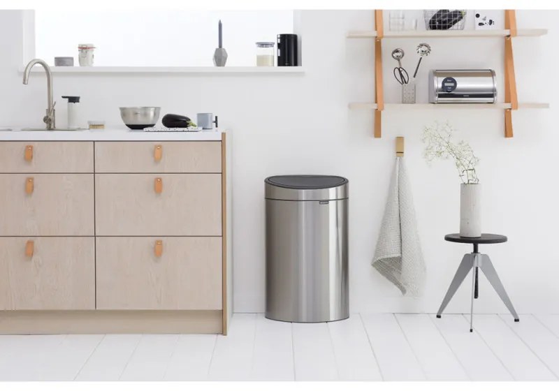 Brabantia Touch Bin New 650532, 40 l, αθόρυβο και ομαλό κλείσιμο, επίπεδη πλάτη, Inox/matt