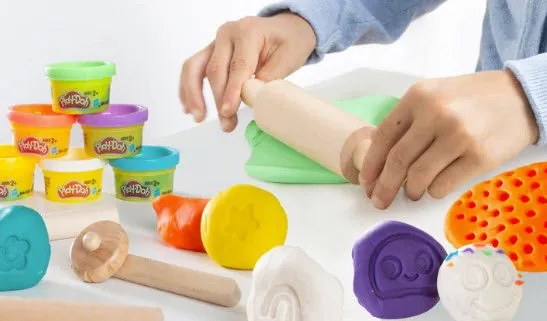 Γραφείο με καρέκλα και αξεσουάρ Play-Doh