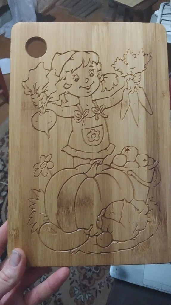 Intra απο ξύλο plywood 3mm-4mm πάχος - CNC Router Food Cutting Board Girl Design Girl With Vegetables Δίασταση 30x30 cm Intraeaxys-r1z28421