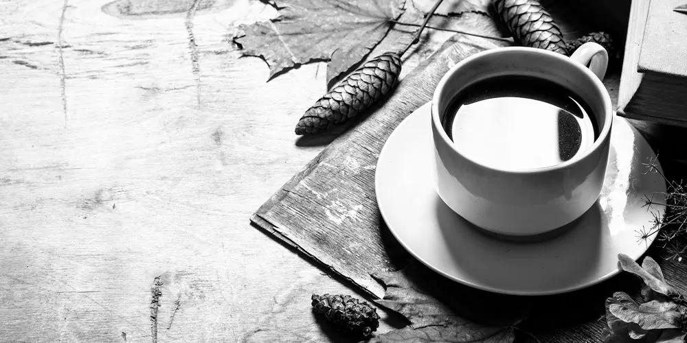 Εικόνα φλιτζάνι καφέ σε μια πινελιά φθινοπώρου σε ασπρόμαυρο - 100x50