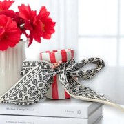 Κερί σε κεραμικό δοχείο με σατέν φιόγκο - φουλάρι!