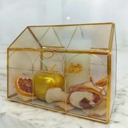 Σύνθεση σε γυάλινο σπίτι μεταλλικές λεπτομέρειες!