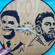 Intra απο ξύλο plywood 3mm-4mm πάχος – Ξύλινο ρολόι τοίχου για τους οπαδούς του Messi και του Ronaldo 40x40 cm INTRAVECTRY-MY555731