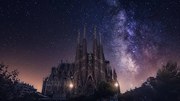 Φωτογραφία Milky Way and Basilica and Sagrada Familia, Carlos Fernandez