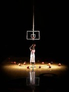 Φωτογραφία Basketball player shooting free throw, D Miralle