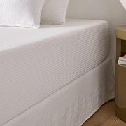 Σεντόνι με λάστιχο από βαμβακερό σατέν με ρίγες στην ύφανση και γύρισμα 30 εκ., Opale rayé