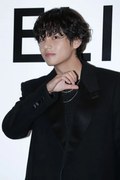 Φωτογραφία V of BTS band in Celine Pop-up Store Opening, Han Myung-Gu