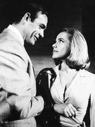 Φωτογραφία Sean Connery And Pussy Galore In, Keystone-France