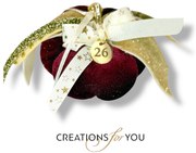 Κολοκύθα μπορντό βελούδινη μικρή με χρυσές λεπτομέρειες