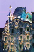 Φωτογραφία Spain, Barcelona, Gaudi's Casa Batllo, dusk, Shaun Egan