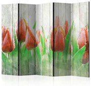 Διαχωριστικό με 5 τμήματα - Red tulips on wood II [Room Dividers]