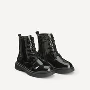 Δερμάτινα μποτάκια με κορδόνια από λουστρίνι