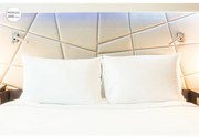 Θήκη μαξιλαριού Hosteline IRIS PREMIUM Λευκό Kρεβάτι 180/200 εκ 200 Νήματα 45 x 85 cm (x2)