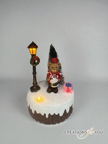 Παράσταση αρκούδος με φανάρι &amp; δέντρο