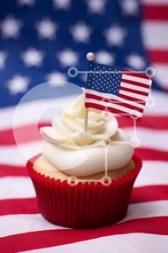 Intra Συλλεκτικό Ξύλινο Παζλ Plywood  4mm - Πατριωτικό Cupcake με διακόσμηση αμερικανικής σημαίας Σε Ξύλινο Κουτί - Διαστάσεις: 10x10 cm – 25 κομμάτια