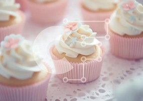 Intra Συλλεκτικό Ξύλινο Παζλ Plywood  4mm - Γοητευτικά Cupcakes με Swirled Frosting Σε Ξύλινο Κουτί - Διαστάσεις: 10x10 cm – 25 κομμάτια