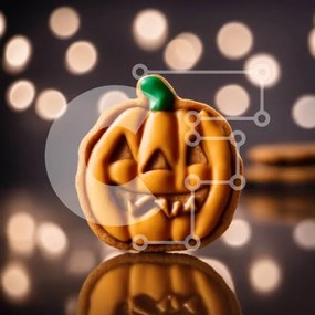 Intra Συλλεκτικό Ξύλινο Παζλ Plywood 4mm - Μπισκότο κολοκύθας αποκριών σε φωτισμένο φόντο Σε Ξύλινο Κουτί - Διαστάσεις Puzzle: 10x10 cm – 25 κομμάτια