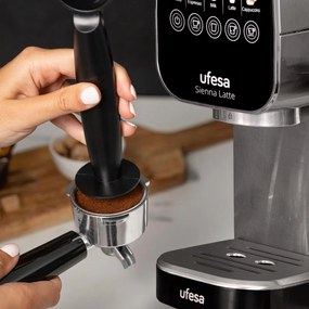 Καφετιέρα Εσπρέσο UFESA 71706118 Μαύρο