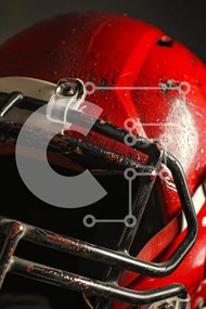 Intra Συλλεκτικό Ξύλινο Παζλ Plywood 4mm - Βρεγμένο και βρώμικο κόκκινο κράνος ποδοσφαίρου Σε Ξύλινο Κουτί - Διαστάσεις Puzzle: 10x10 cm – 25 κομμάτια