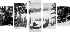 Ξύλινο σπίτι 5 τμημάτων με εικόνα δίπλα στα χιονισμένα πεύκα σε ασπρόμαυρο - 100x50