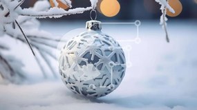 Intra Συλλεκτικό Ξύλινο Παζλ Plywood 4mm - Χιονισμένο στολίδι που κρέμεται από ένα κλαδί δέντρου Σε Ξύλινο Κουτί - Διαστάσεις: 10x10 cm – 25 κομμάτια