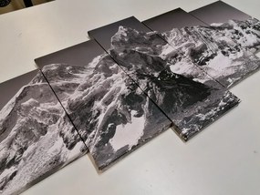 Εικόνα 5 μερών μιας όμορφης κορυφής βουνού σε ασπρόμαυρο