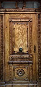 Φωτοταπετσαρία με μεσαιωνική μυστηριώδη πόρτα εισόδου