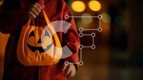 Intra Συλλεκτικό Ξύλινο Παζλ Plywood  4mm - Παιδί που κρατά μια τσάντα σε σχήμα κολοκύθας για το Halloween Σε Ξύλινο Κουτί - Διαστάσεις: 10x10 cm – 25 κομμάτια