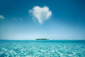 Φωτογραφία Heart shaped cloud over tropical waters, Tom Merton