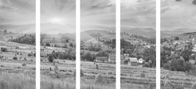 5 μέρη εικόνων στοίβες σανού στα Καρπάθια βουνά σε ασπρόμαυρο - 200x100