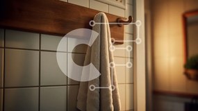 Intra Συλλεκτικό Ξύλινο Παζλ Plywood 4mm - Άνετο μπάνιο με λευκή πετσέτα και ξύλινο γάντζο Σε Ξύλινο Κουτί - Διαστάσεις Puzzle: 10x10 cm – 25 κομμάτια