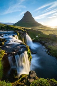 Φωτογραφία Kirkjufell and waterfall at sunrise in, Ratnakorn Piyasirisorost