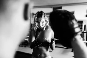 Φωτογραφία Woman boxer workout with coach, massimo colombo